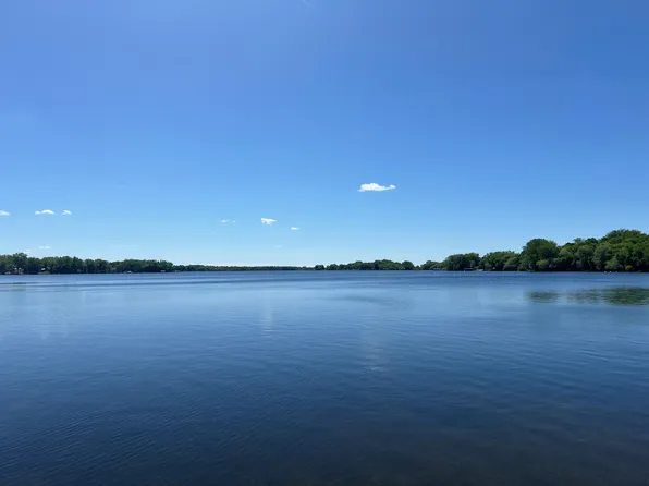 215 S Grove Lake Dr, Brooten, MN 56316