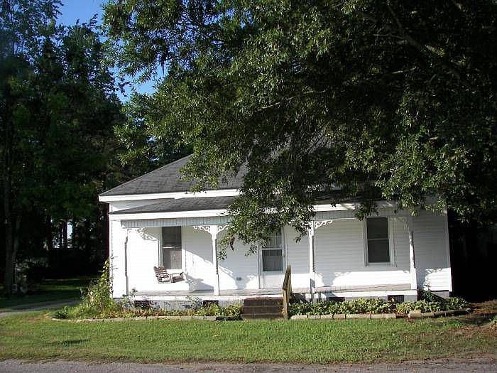 1st image of 4656 1st St