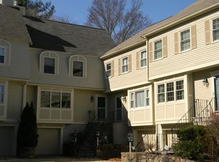 34 Pleasant St APT 5, Wellesley, MA 02482