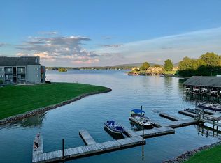 100 Dockside Cir, Moneta, VA
