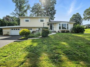 6 Mount Tom Ave, Holyoke, MA 01040