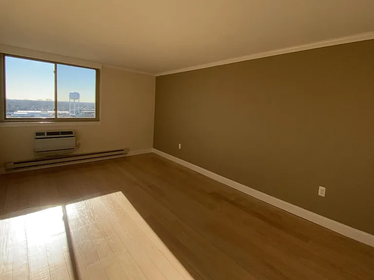 1000 River Rd #9G — Photo 11