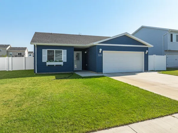 3212 Kodiak St NW, Minot, ND 58703