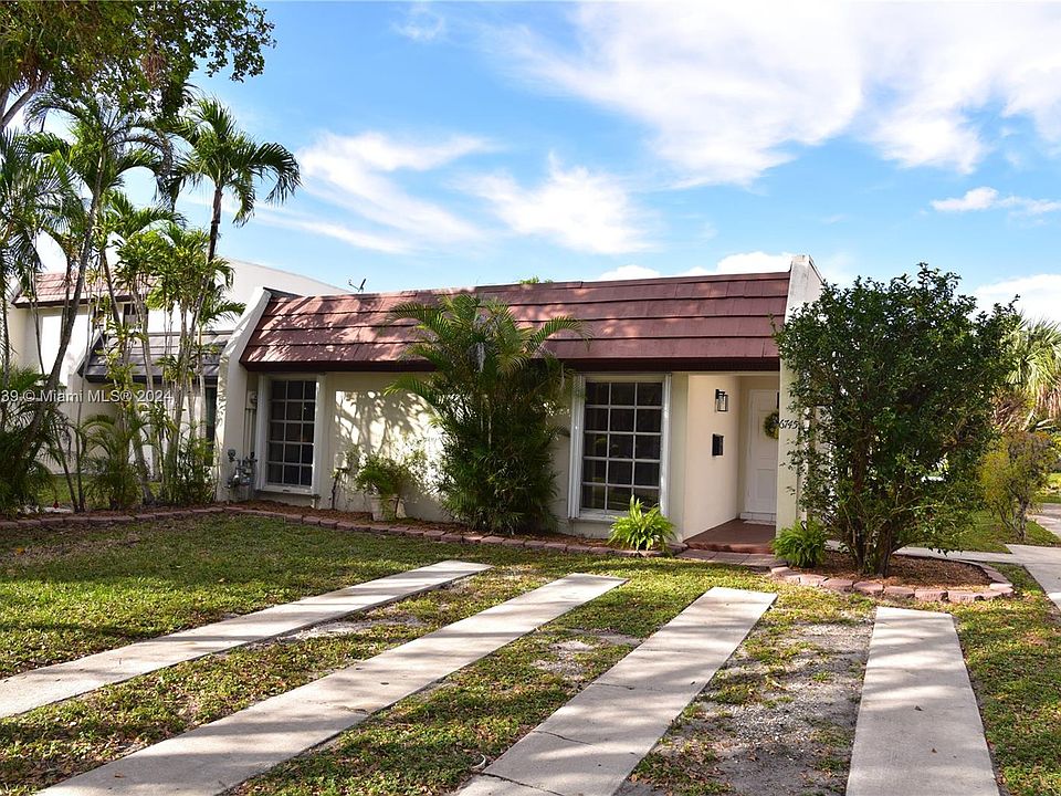 1st image of 6745 Crooked Palm Ln