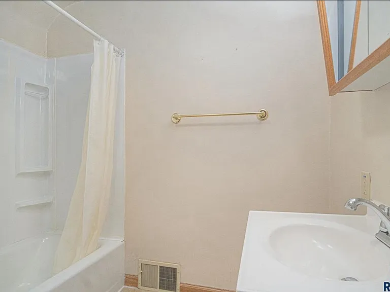1020 NW 5th St — Photo 17
