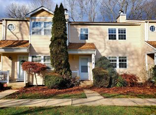 22 Paine Cmns, Yaphank, NY 11980