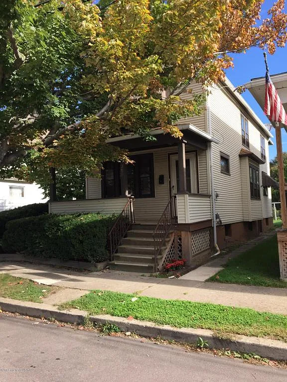 229 Pringle St photo 1