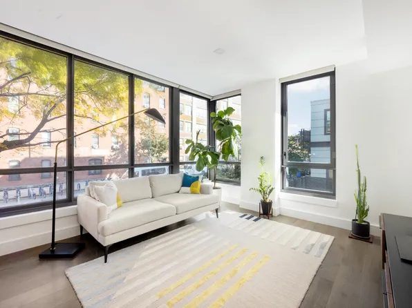 50 Greenpoint Avenue image 2 of 15