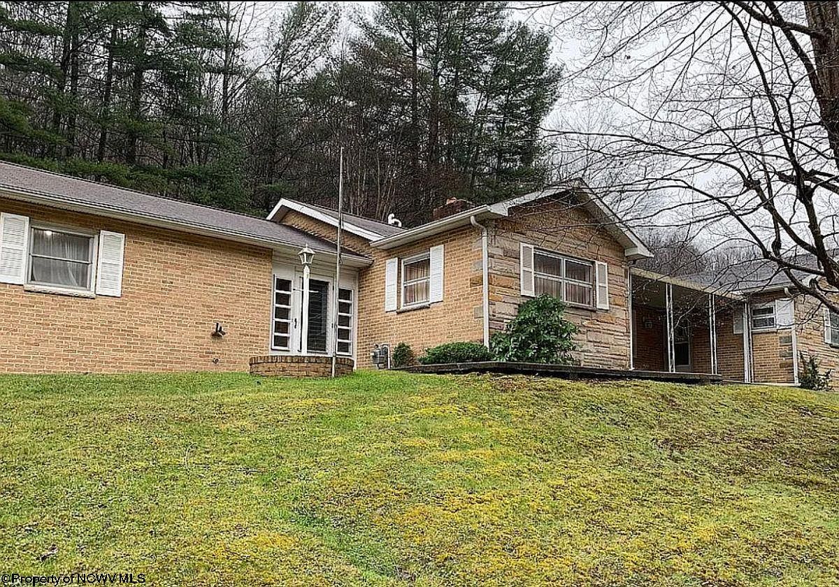 819 S Main St, Philippi, WV 26416 Zillow