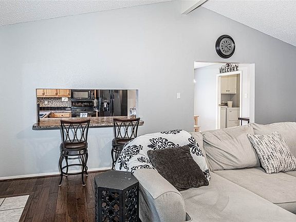 5th image of 4504 Memorial Dr