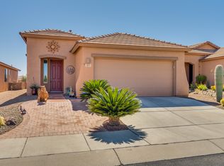 413 W Astruc Dr, Green Valley, AZ 85614