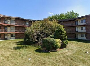 2306 Holiday Ter APT 145, Lansing, IL 60438