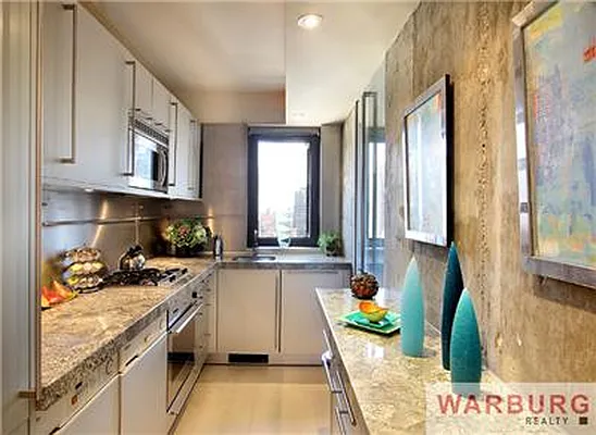 Sold by Warburg | media 18