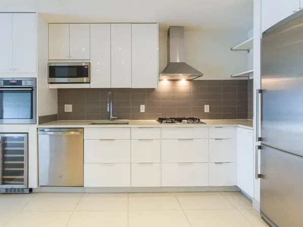 431 West 37th Street image 35 of 37