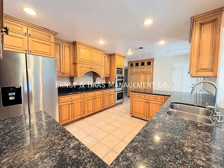 11381 Foster Rd — Photo 9