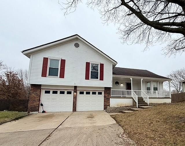 1st image of 1213 NE Ball Dr