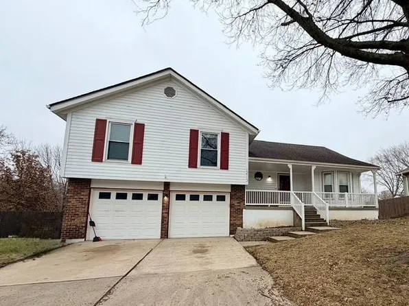 1213 NE Ball Dr, Lees Summit, MO 64086