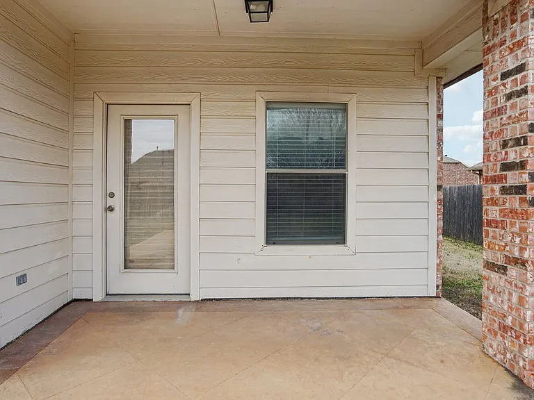 313 Country Lakes Dr — Photo 35