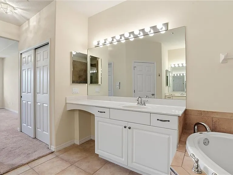 12854 Carrington Cir #7 — Photo 27