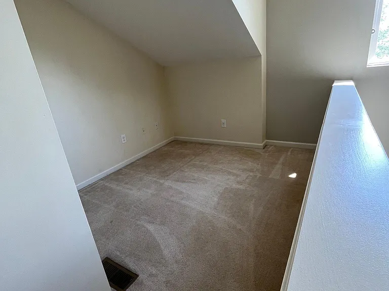 600 White Rock St — Photo 19