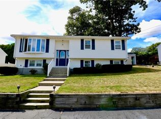 4 Berclay St, Johnston, RI 02919