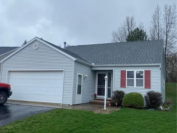 1308 Countryside Dr, Findlay, OH 45840