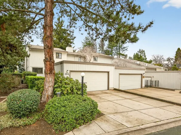 206 Mount Echo Dr, Medford, OR 97504