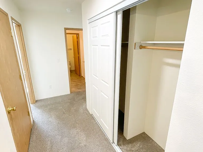 5416 N Hills Dr — Photo 9