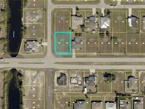 2911 Embers Pkwy W, Cape Coral, FL 33993