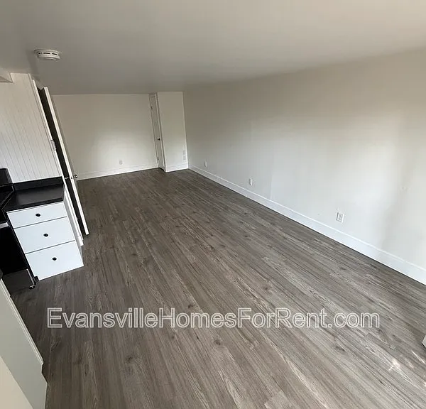 3000 W Maryland St — Photo 2
