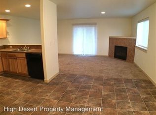 2932 SW Juniper Ave, Redmond, OR 97756