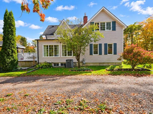 1783 Track St, Pickering, ON L1Y 1B8