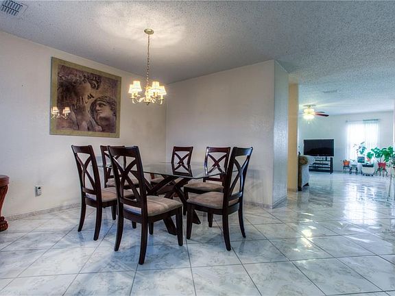 3rd image of 5321 Bedfordshire Dr