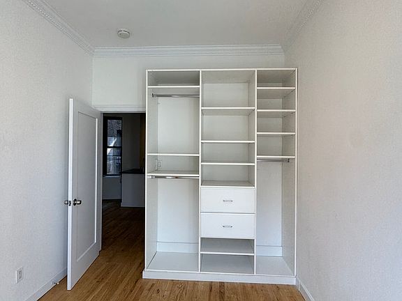 5th image of 245 E 13th St APT 14