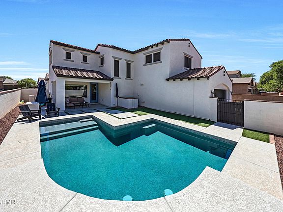 5th image of 3746 N ACACIA Way