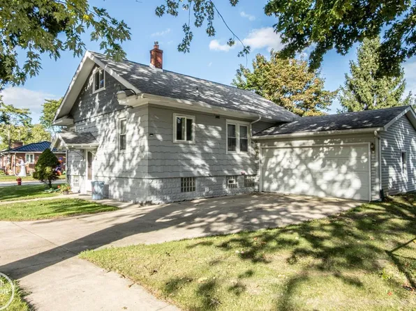 1434 Pine St, Port Huron, MI 48060