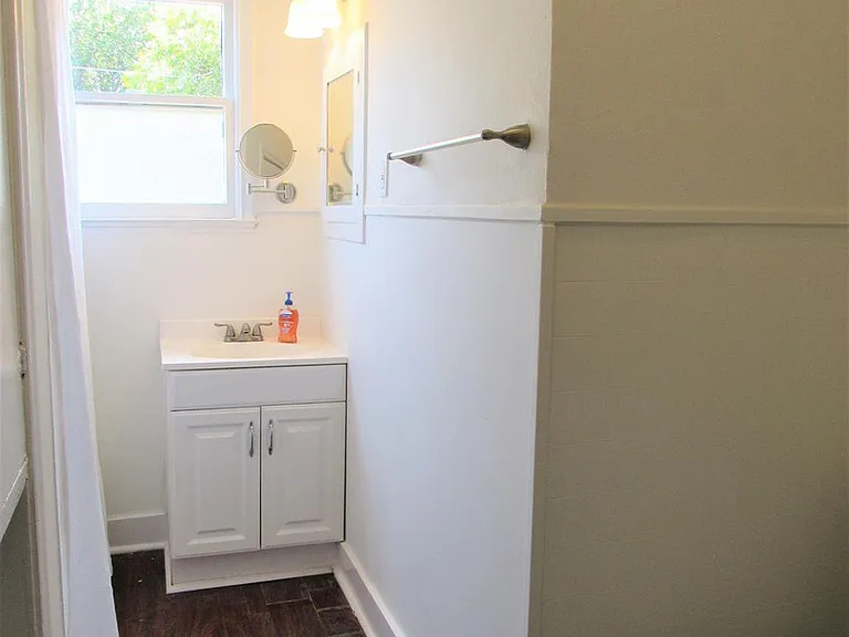 454 Bailey Ave — Photo 16