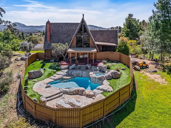 1539 S Grade Rd, Alpine, CA 91901