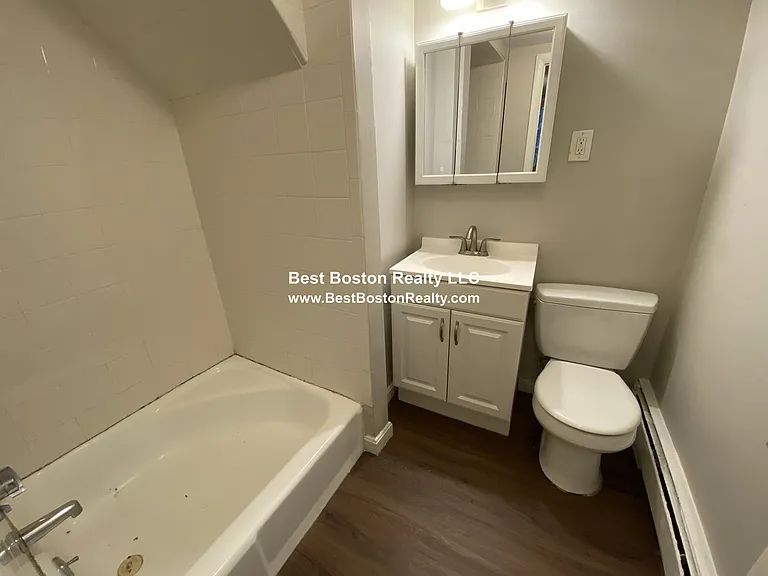 120 Charles St #2 — Photo 3