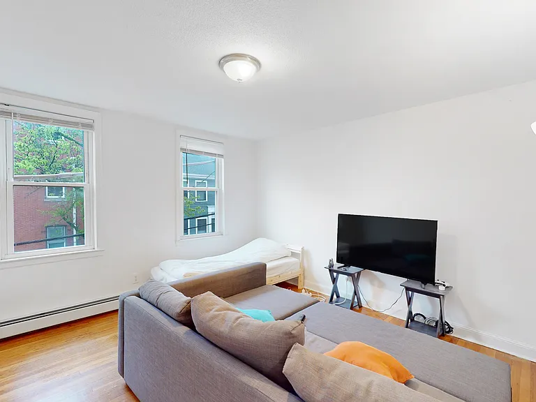27 5th St #4 — Photo 3