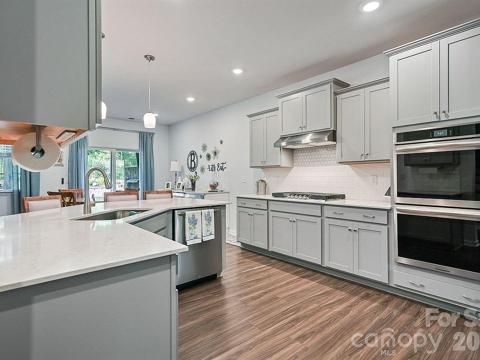 1st image of 386 Kennerly Center Dr
