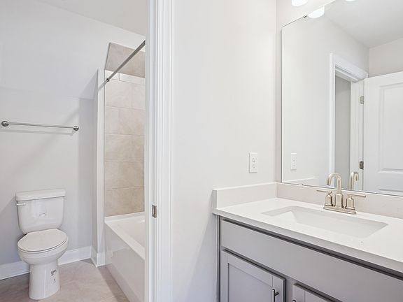 5th image of 4921 Theater Way