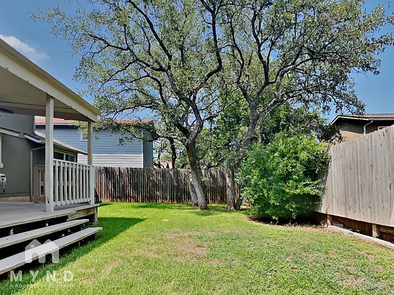 8709 Verona Trl — Photo 29