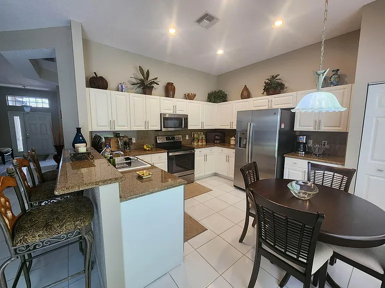 7940 Rockford Rd — Photo 8
