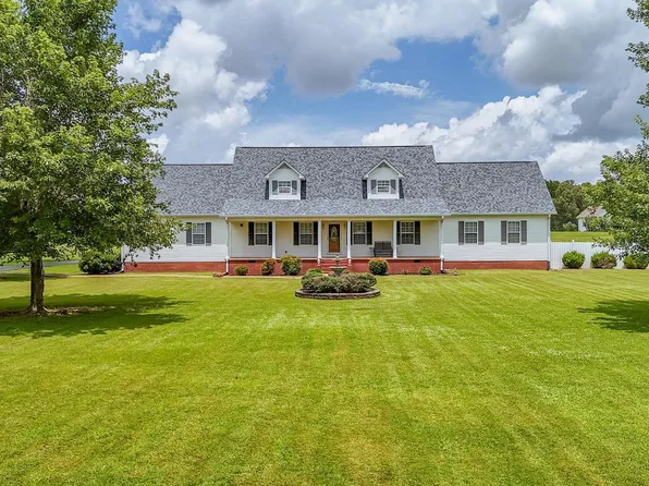 971 Twelve Oaks Dr, Adamsville, TN 38310