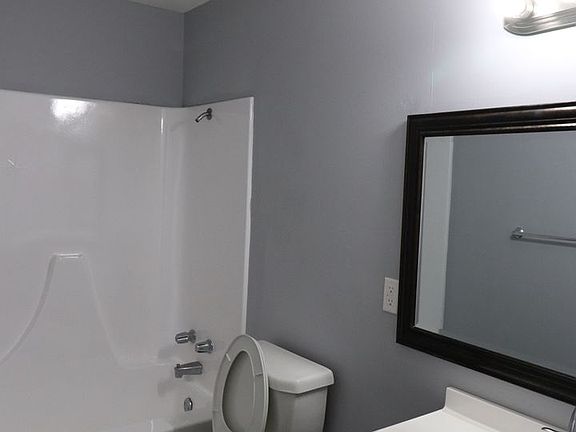 5th image of 2125 A St APT 5