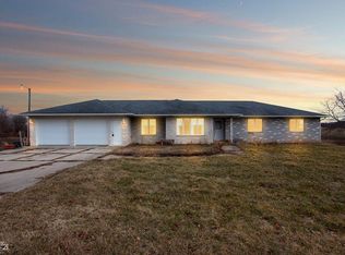 7821 S Durand Rd, Durand, MI 48429