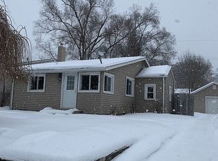 3148 Woodlawn St, Walled Lake, MI 48390