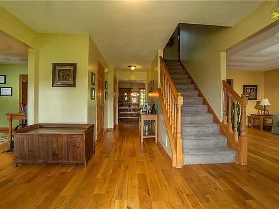 3rd image of 1027 Calmar Dr