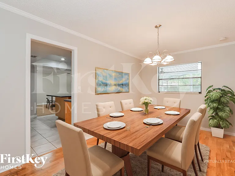 111 Slade Dr — Photo 8